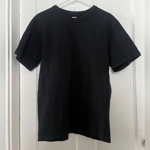 Uniqlo black t-shirt size M